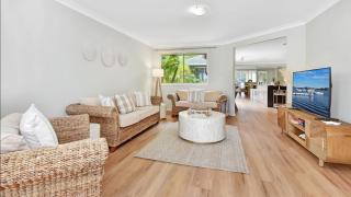 ChrisTony 5 Bdrm Waterfrnt Cottage - 9