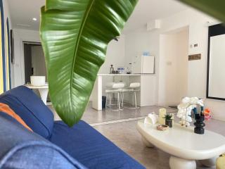 Oil Painter's Home - Chongqing River View Homestay - 3