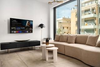 City escape in Geula by HolyGuest - 5