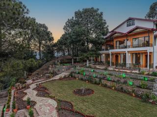 Pine View Resort by ELIVAAS Signature - 0