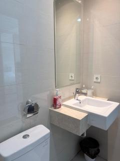 Green Sedayu Apartment Suite Garden View by Ellison - 4