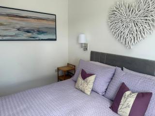 Cliff Cottage Beautifully appointed apartment with world class view - 2