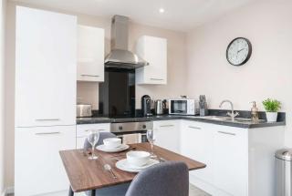 Bright 1 Bed Apartment Manchester - Sleeps 2 - 8