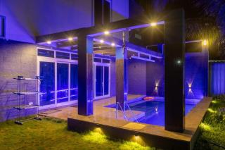 Villa De Aqua ECR 2 with Rain Shower Pool and 4K Cinema - 6