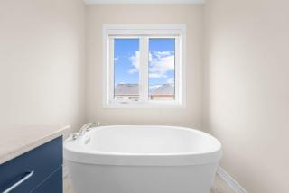 Entire Home Get Away 65 TV with 9Bed - 3