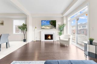 Entire Home Get Away 65 TV with 9Bed - 0