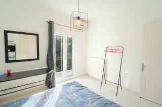 Modern 3 Bed Home with Balconies and Sea Access - 3