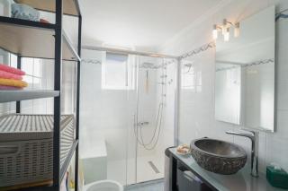 Modern 3 Bed Home with Balconies and Sea Access - 1