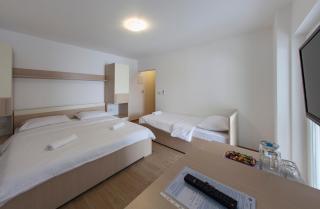 Villa Klara Guest House - 6