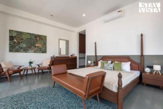 StayVista at Villa Solasta with BBQ and Swimming Pool - 3