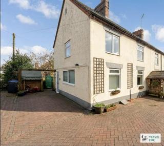 Smithy Bank Cottage - with free parking! - 0