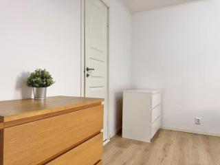 Workers Villa - Free Parking - 3 Kitchens - Volvo - 3