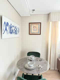 Renovated 1 BDR by the church - 1