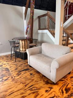 Hayloft Hideaway - 9