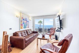 Seafront Bay 3BR Apartment with Terrace & Sea View - 0