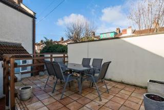 Period Cottage with Original Features near Harbourside and North Street - 3