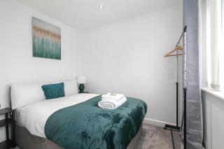 Contractor Accommodation, Free Large Car Park, Sleeps 7 - 5