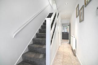 Contractor Accommodation, Free Large Car Park, Sleeps 7 - 4