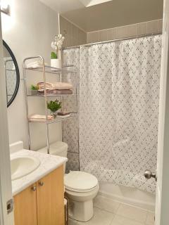 Peaceful serene oasis with free parking and wifi - 7