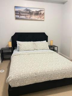 Peaceful serene oasis with free parking and wifi - 6