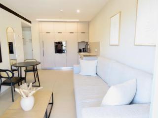 GOLDEN SAND Suite - 8