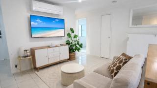 Mooloolaba Breeze-Luxe Family Stay 5-Mins to Beach - 1