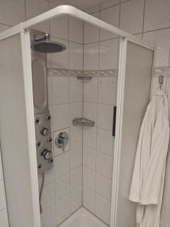 Moderne helle 75qm Wohnung am Salbker See inkl Parkplatz, Balkon - 8