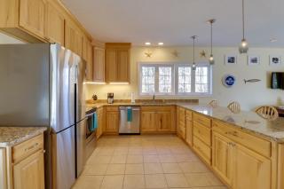 Pool and Dock Access! Bohannon Cottage on the Bay - 2