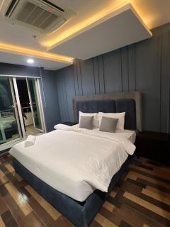 Premium Apartments at Goldcrest Mall DHA Phase 4 By Nirvana Nests - 8