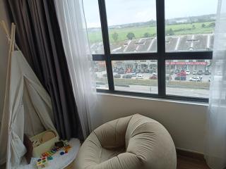 H&A Private Suite Inside H Elite Building Tunjong Kota Bharu Superking Bed And Kids Toys - 4