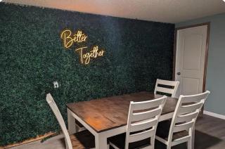 Charming 2 Bedroom Apartment - 6