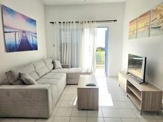 H&O Briny Breeze Apartment - 1