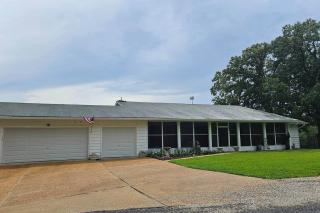 Spacious Cabin Retreat - Sleeps 12 -1hr from STL - 9