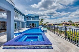 CoralVilla Key West, 2 Story Villa, pool, spa, game room, outdoor kitchen, kayaks, Tiki hut - 7