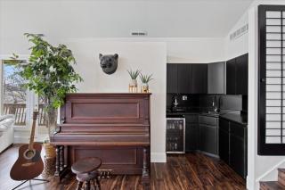 The Linn Creek Lodge Family Home with Private Dock - 5