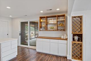 The Linn Creek Lodge Family Home with Private Dock - 4