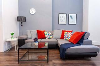 Spacious 2BR -Liverpool Central - Walk to Royal Dock, Nightlife Train Station - 9