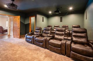 Snowcrest C304Ski Getaway Hot Tub & Theater Room - 6