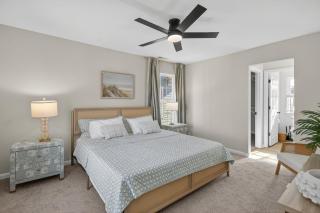 3BR 2'5 BA King Suite Fenced Yard Parking - 5