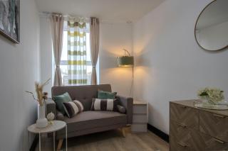 Diamond 3 Bedroom Apartment-Free Parking-Walk to Station-WA1 - 4