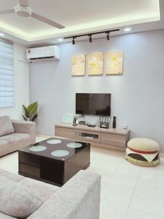 L N L Homestay in Bukit Indah Johor Bahru - 0