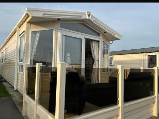 Caravan by the beach - 6