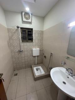 The Crown Guest House - 8