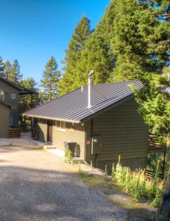 Quinn Peaks Guest House in the mountains - 3