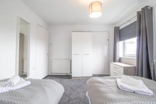 Mar Gardens - Modern 2 Bedroom Home - 1