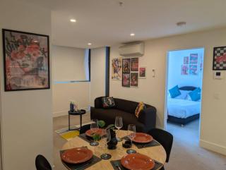 Resort Style Melbourne Stay Near Queen Vic Market - 8