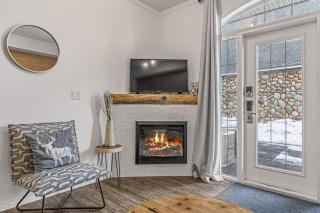 Mystic 2BR Chalet Near DT with Pool and Hot tub - 5