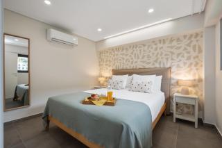 Central Apartment Steps From Beach - 1