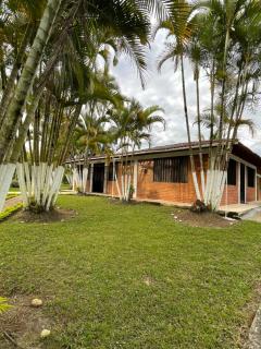 Peaceful 4 bedroom Cottage with pool - 8