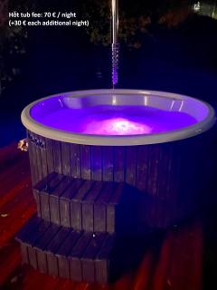 A tiny house with a garden and a hot tube - 7